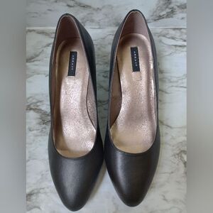 Array Black Leather Pumps Size 9.5 M